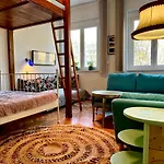 Cosy Art Flat In Downtown