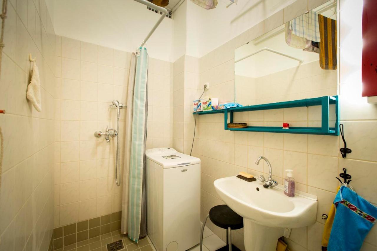 Apartment Cosy Art Flat In Downtown