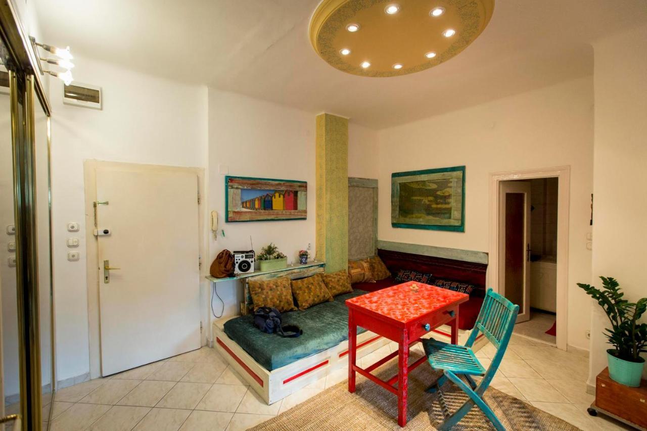 Apartment Cosy Art Flat In Downtown