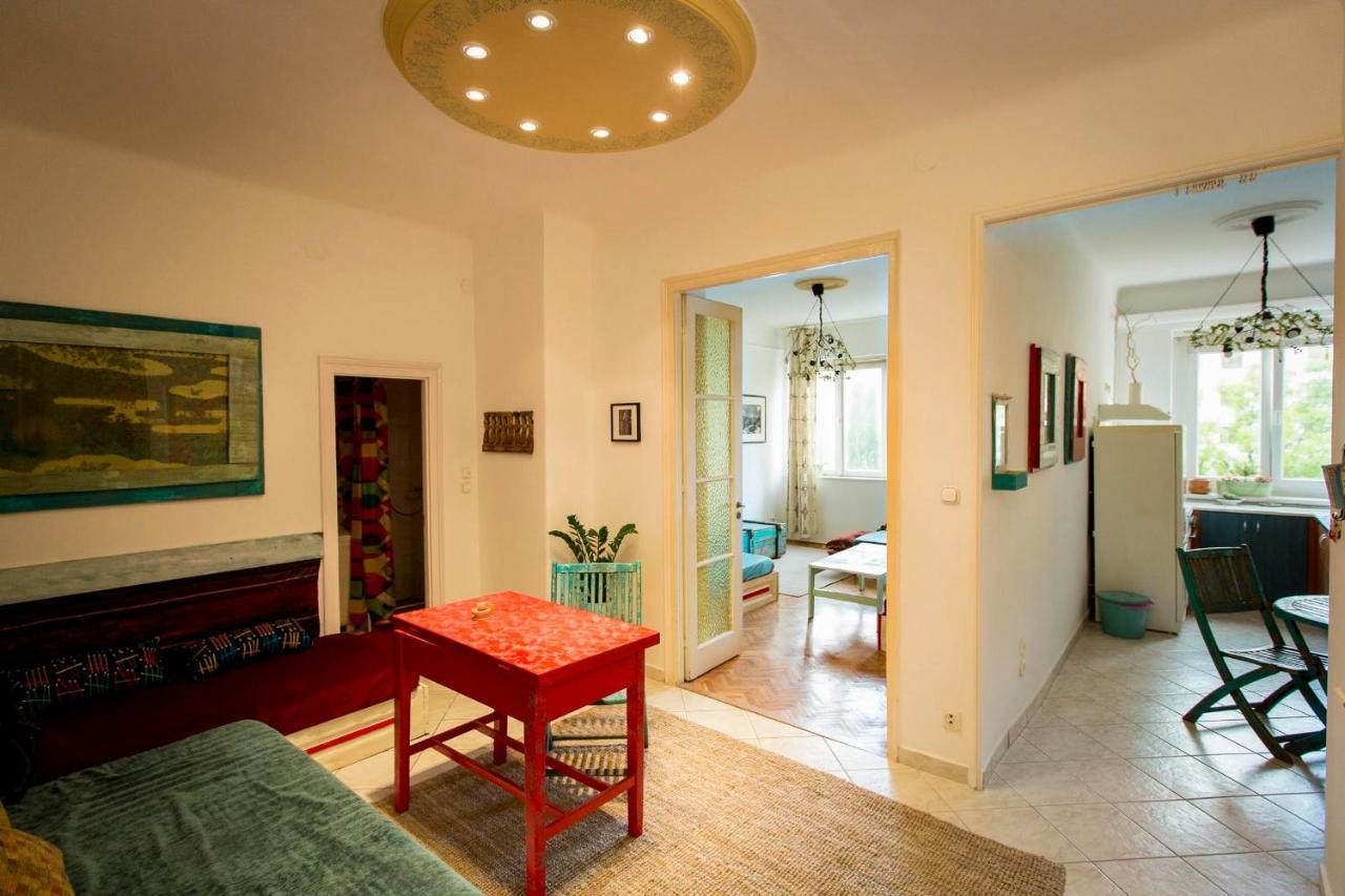 Cosy Art Flat In Downtown Apartment