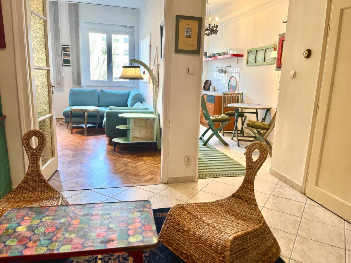 Cosy Art Flat In Downtown Apartment *