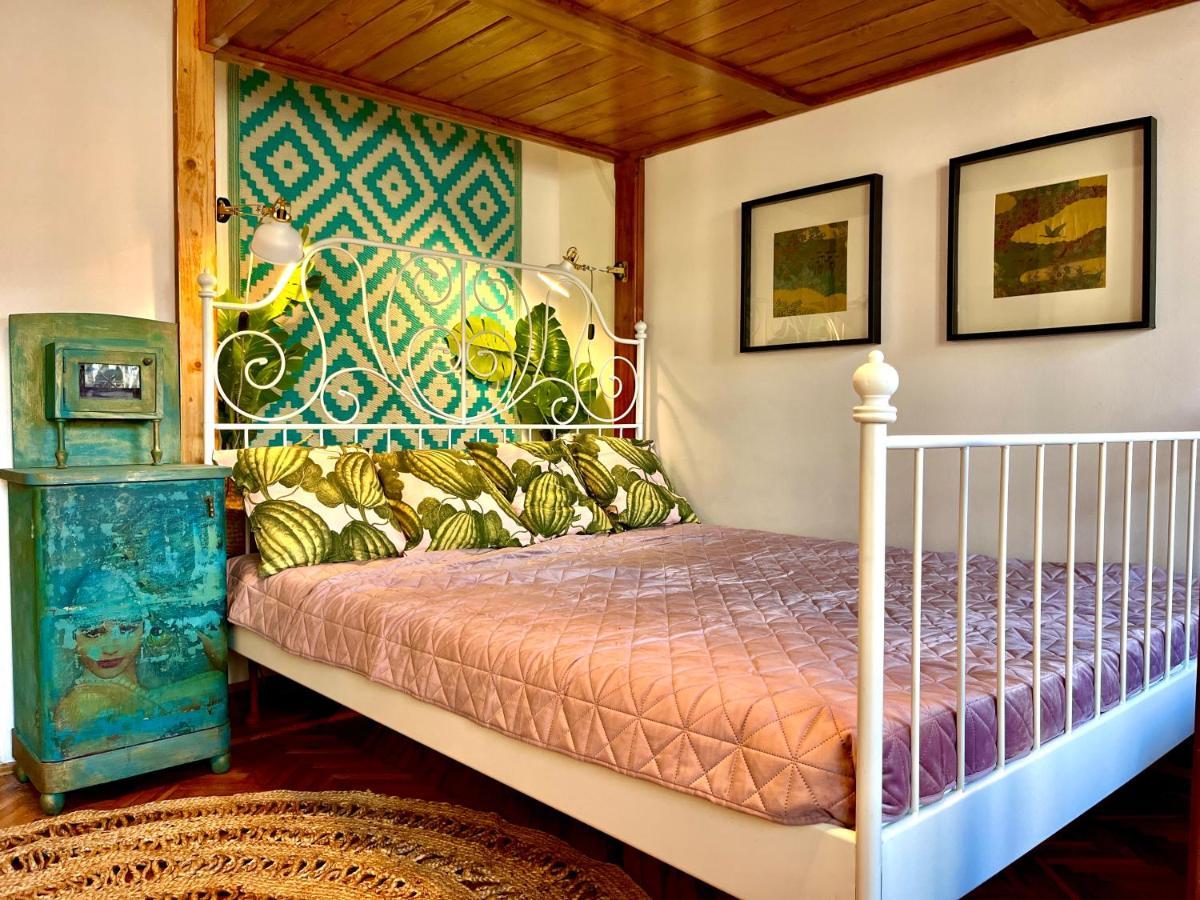 Apartment Cosy Art Flat In Downtown *